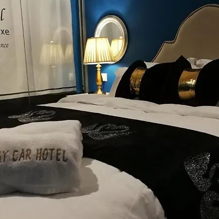 1 Day Car Hotel Station 18-3